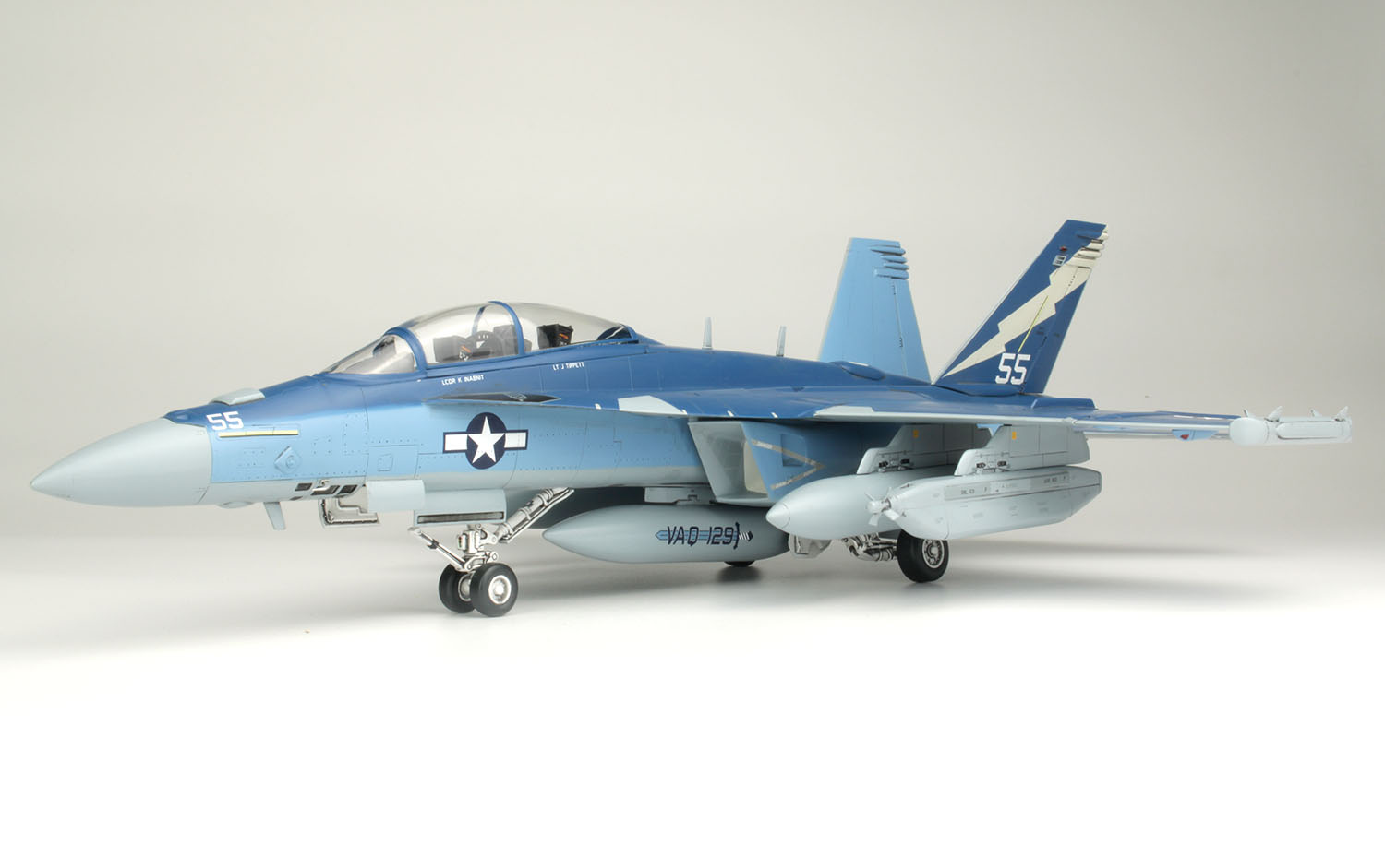 人気メーカー・ブランド 米海軍 F A-18 ホーネット VFC-12 カーボン ...