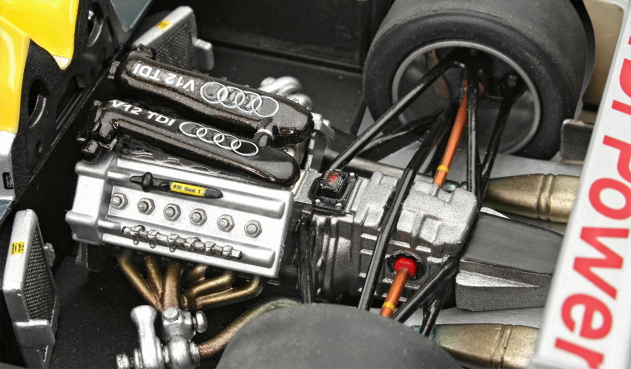 1/24 アウディ R10 TDI ル・マン & 3Dパズルディオラマ（ギフトセット ...