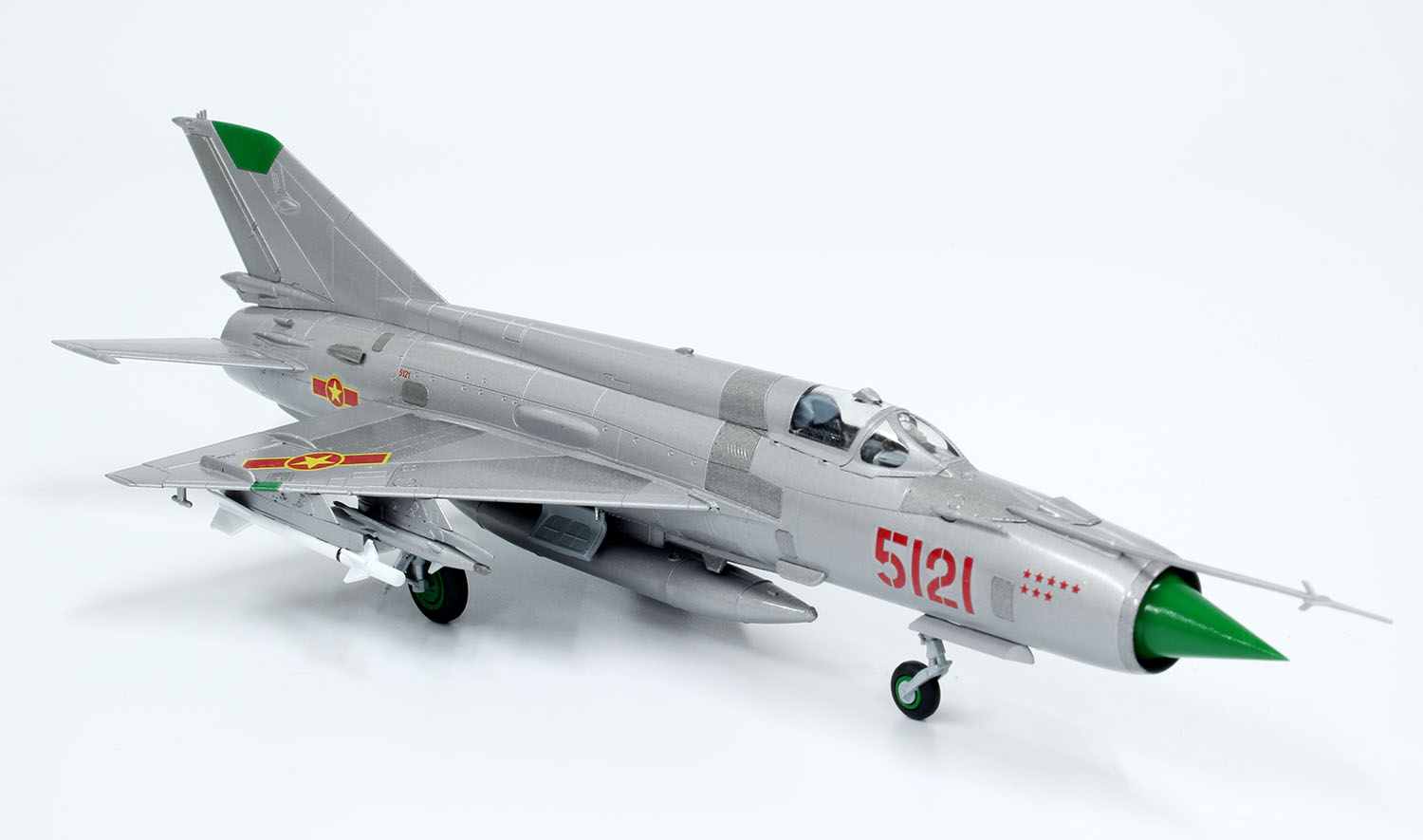 1/72 MiG-21MF フィッシュベッドJ “北ベトナム”（マスキングシート付 