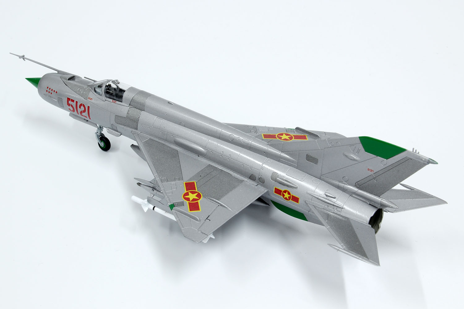 1/72 MiG-21MF フィッシュベッドJ “北ベトナム”（マスキングシート付 