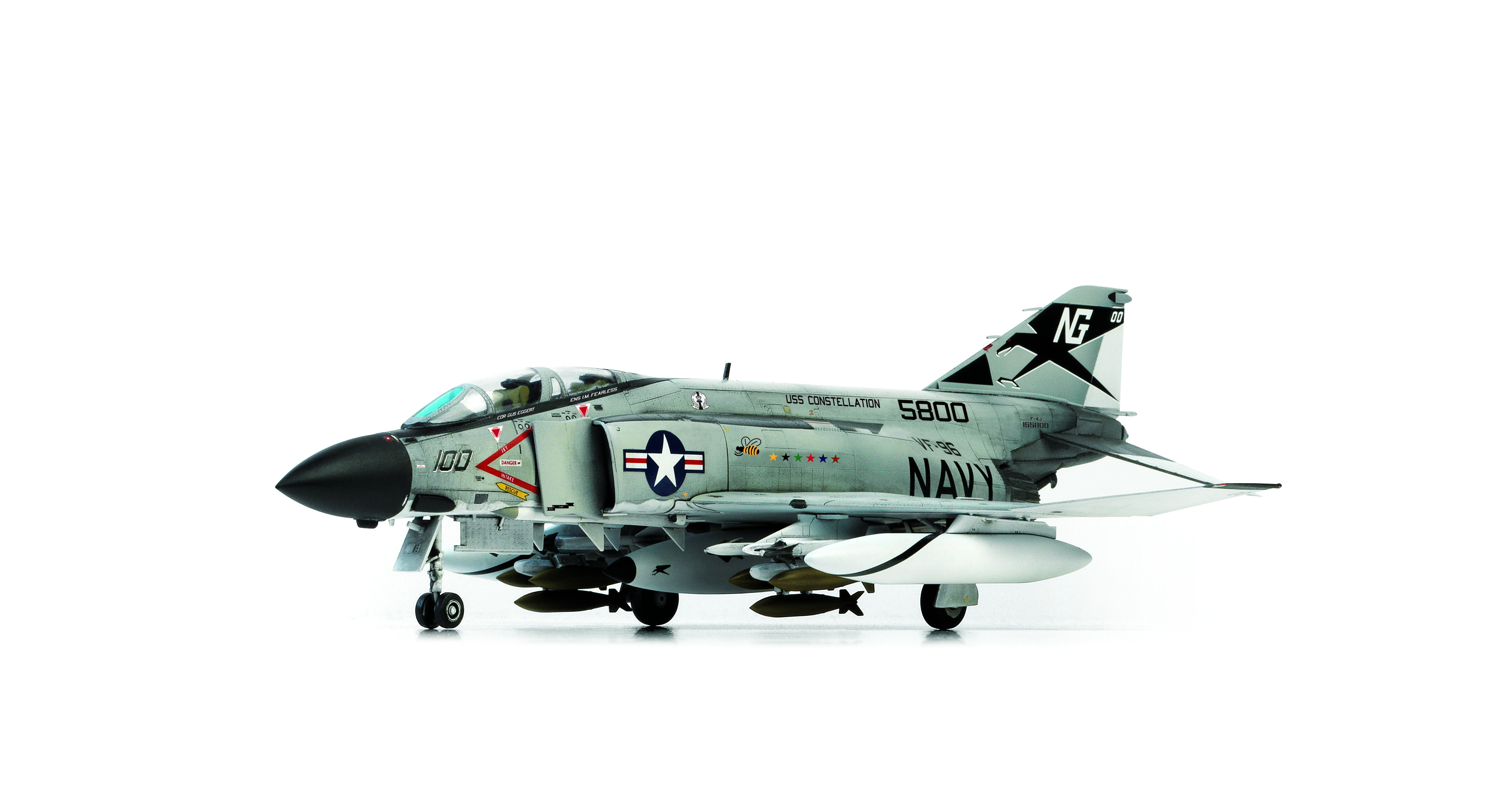 1/72 アメリカ海軍 F-4JファントムⅡ “ショータイム100” タムタム 
