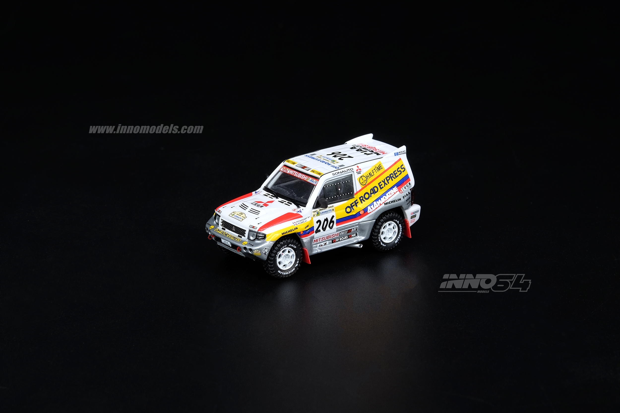 INNO MODELS 1/64 三菱 パジェロ エボリューション #206 Paris Dakar 